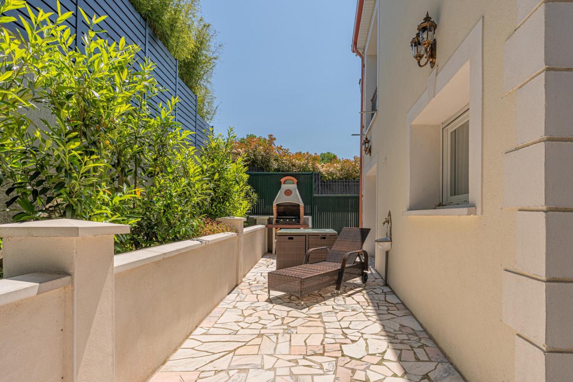 Villa Angelina Montévrain Exterior foto
